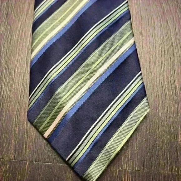 Geoffrey Beene tie‎ - Picture 1 of 3